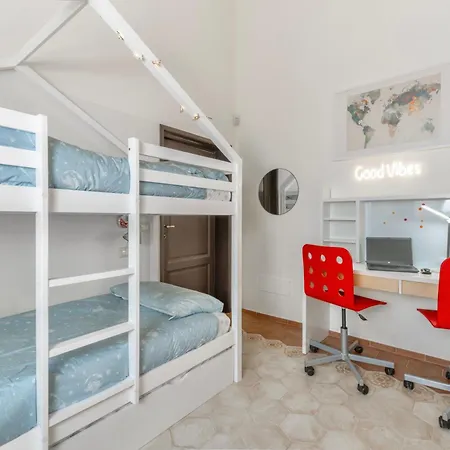 La E Bella Villa