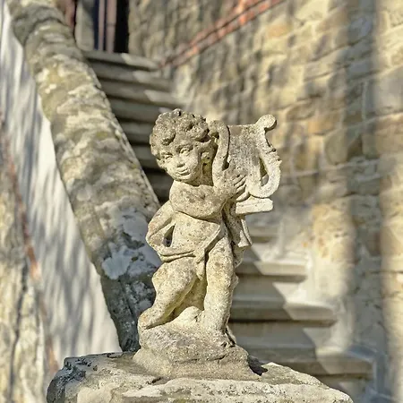 La E Bella Villa *